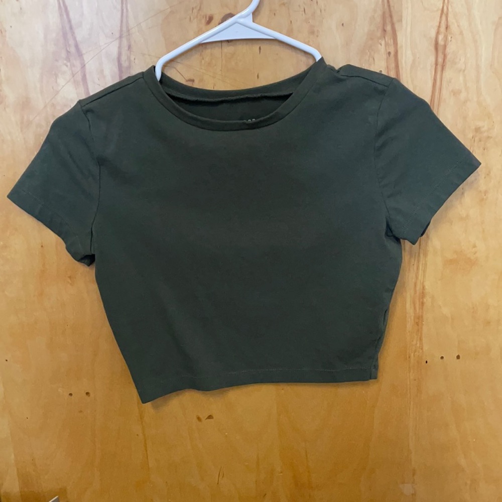 Wild fable olive green cropped tee